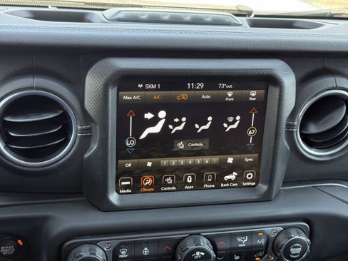 Used 2023 Jeep Wrangler Unlimited Sahara w/ Cold Weather Group AWD/4WD image 20