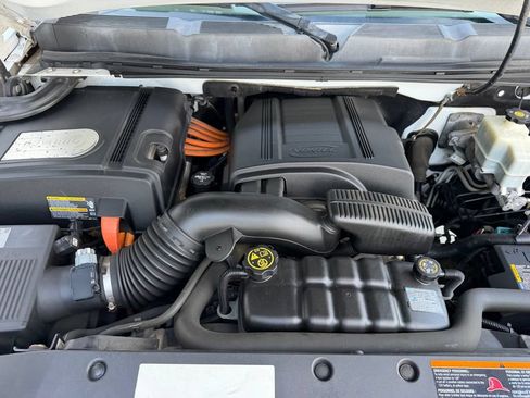 Used 2013 Chevrolet Silverado 1500 2WD Crew Cab Hybrid image 16