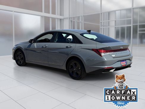 Used 2022 Hyundai Elantra SEL FWD image 4