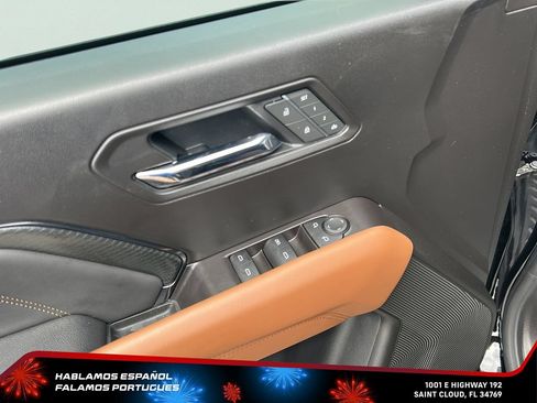 Used 2025 GMC Canyon AT4 w/ Technology Plus Package AWD/4WD image 11