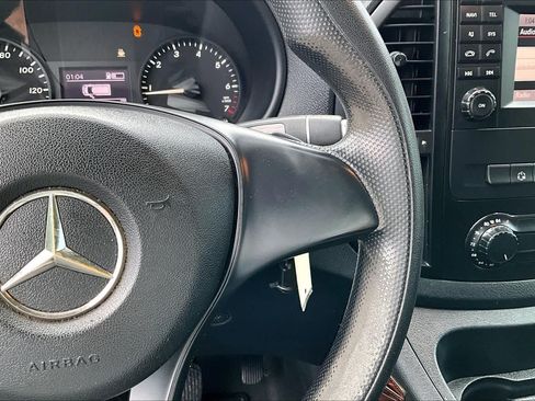 Used 2018 Mercedes-Benz Metris image 24