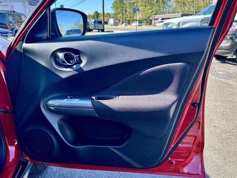 Used 2017 Nissan Juke SV image 17