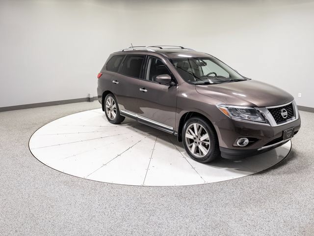 Used 2015 Nissan Pathfinder Platinum w/ Family Entertainment Package FWD image 33