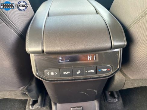 Used 2024 Toyota Highlander LE AWD/4WD image 23