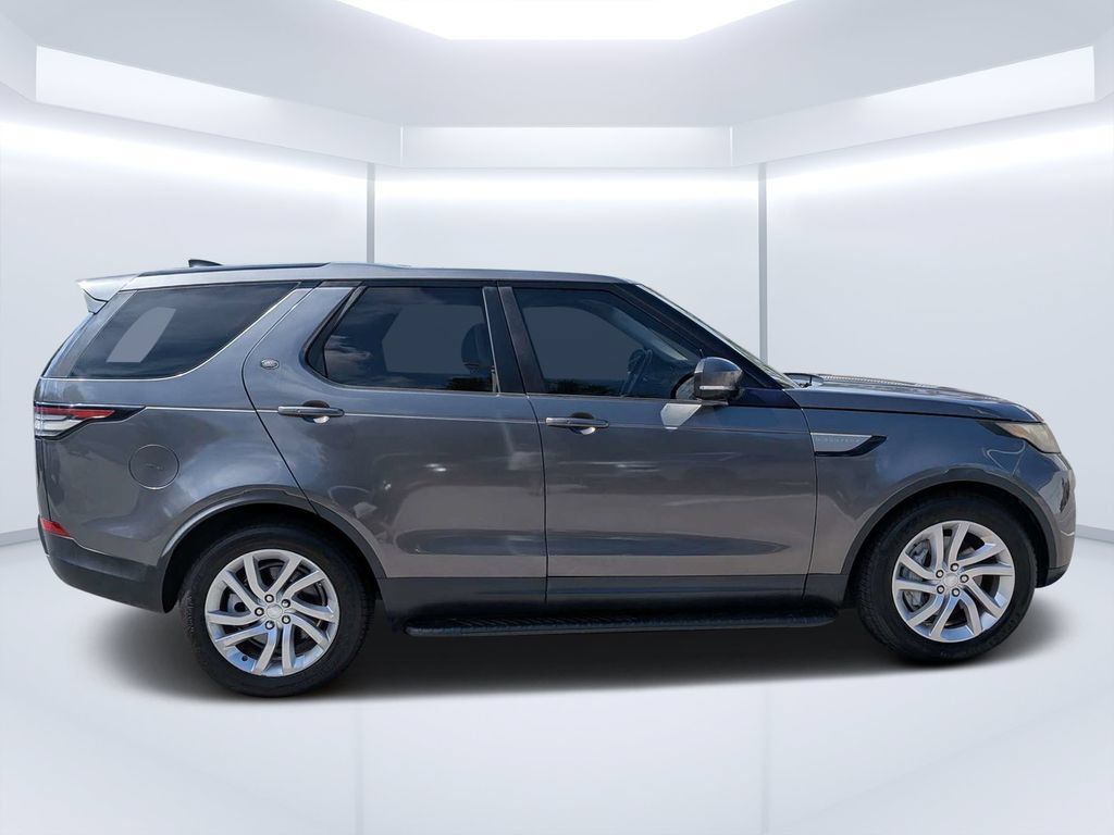 Used 2018 Land Rover Discovery SE AWD/4WD image 2