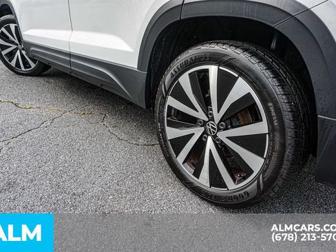 Used 2024 Volkswagen Taos SE FWD image 16