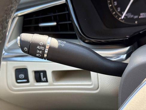 Used 2018 Cadillac XT5 Luxury image 16