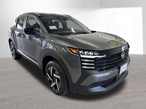 New 2026 Nissan Kicks SV w/ SV Premium Package FWD image 11