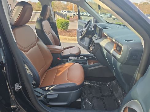 Used 2023 Ford Maverick Lariat w/ Lariat Luxury Package image 12