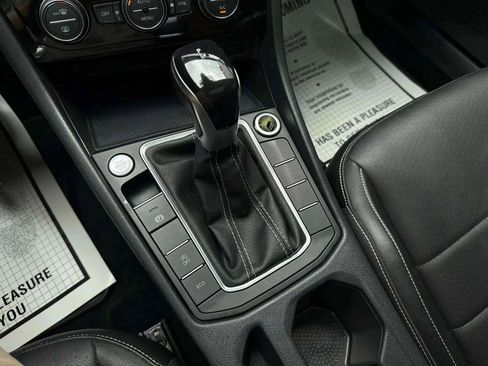 Used 2022 Volkswagen Jetta SE image 22