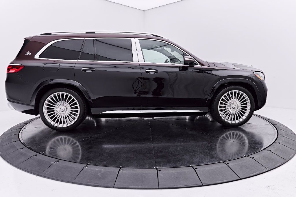 Used 2024 Mercedes-Benz Maybach GLS 600 4MATIC image 13