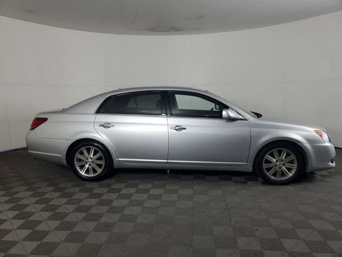 Used 2009 Toyota Avalon Limited image 3