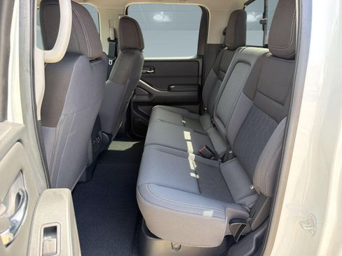 Used 2025 Nissan Frontier SV w/ SV Convenience Package AWD/4WD image 21