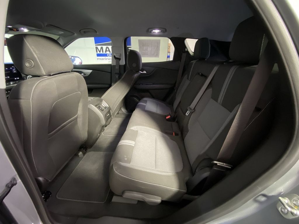Used 2023 Chevrolet Blazer LT FWD image 30