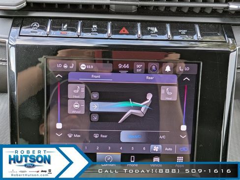 Used 2023 Jeep Grand Cherokee L Laredo image 26