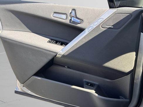 Used 2026 BMW iX xDrive60 w/ M Sport Package image 23