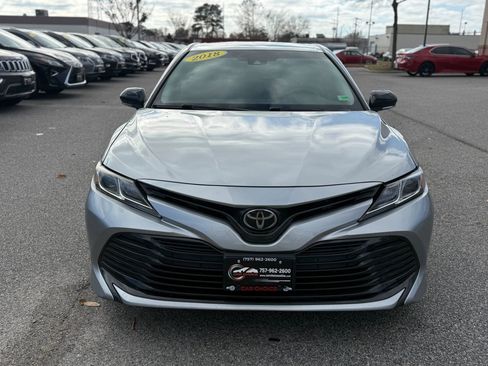 Used 2018 Toyota Camry LE image 4