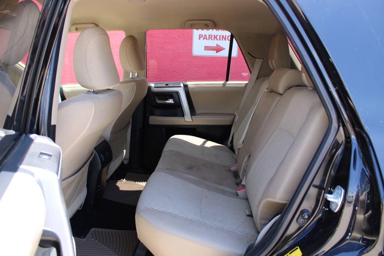 Used 2017 Toyota 4Runner SR5 AWD/4WD image 13