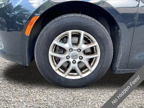 Used 2022 Chrysler Voyager LX FWD image 8