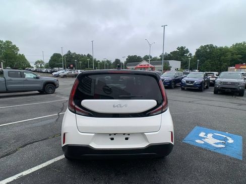 Used 2023 Kia Soul S FWD image 4