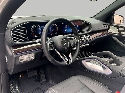 Used 2026 Mercedes-Benz GLS 450 4MATIC image 18