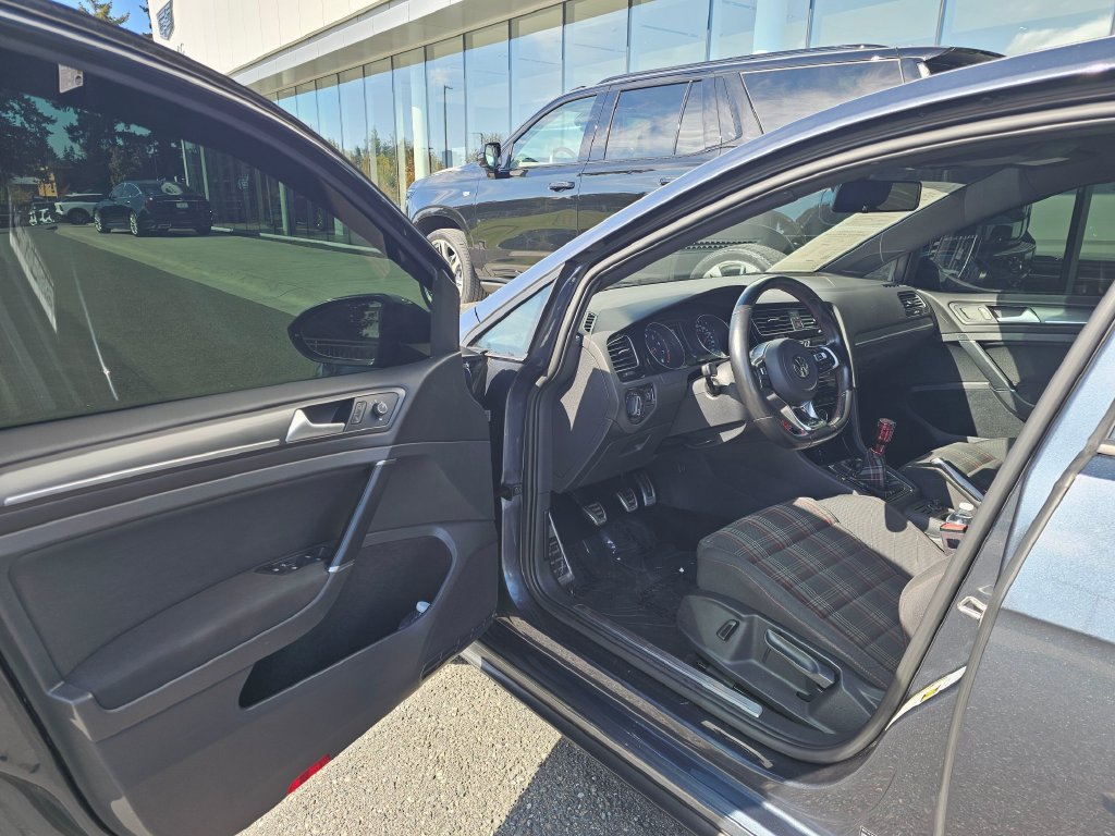 Used 2018 Volkswagen GTI S FWD image 22