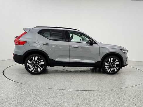 New 2026 Volvo XC40 B5 Plus w/ Climate Package AWD/4WD image 4