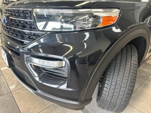 Used 2020 Ford Explorer XLT w/ Equipment Group 202A AWD/4WD image 18