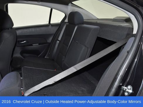 Used 2016 Chevrolet Cruze LT FWD image 25