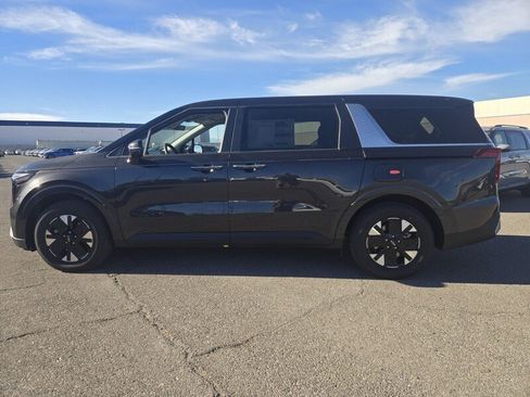 New 2026 Kia Carnival LXS image 4