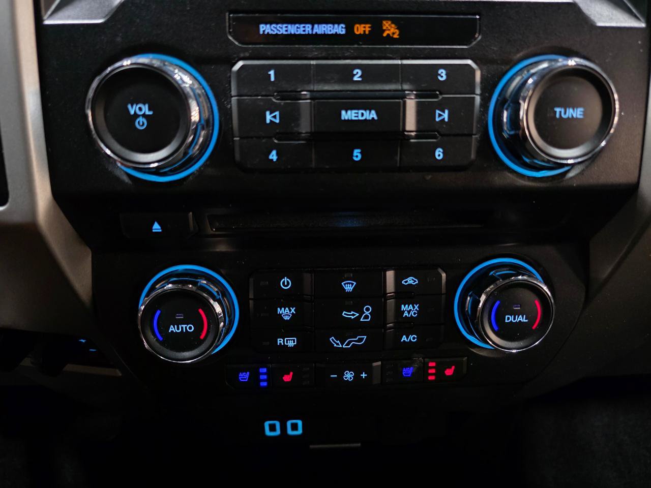 Used 2017 Ford F150 Lariat w/ Equipment Group 501A Mid AWD/4WD image 34
