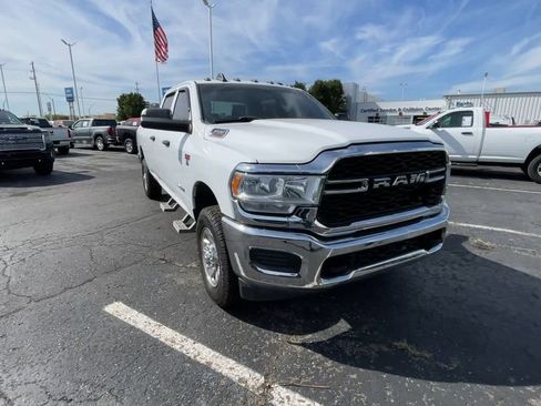 Used 2021 RAM 3500 Tradesman w/ Chrome Appearance Group AWD/4WD image 4