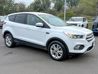 Used 2019 Ford Escape SE image 1