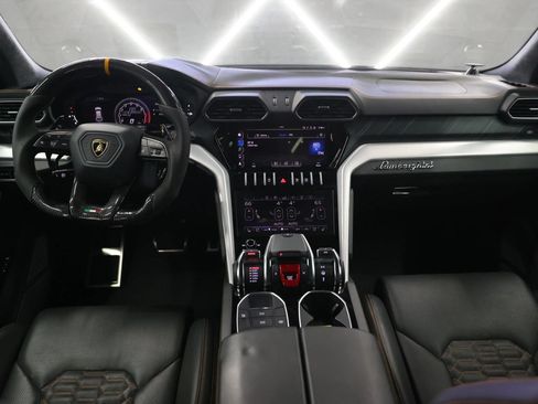 Used 2020 Lamborghini Urus AWD/4WD image 29