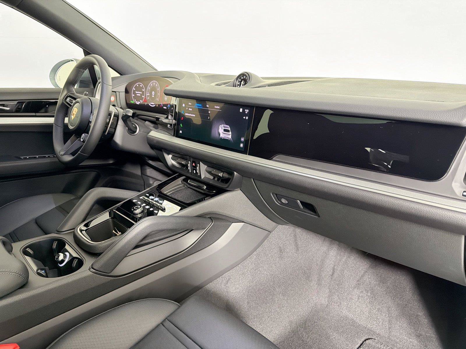 Certified 2025 Porsche Cayenne Coupe AWD/4WD image 29