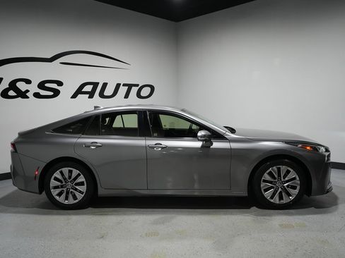 Used 2022 Toyota Mirai XLE w/ Advanced Technology Package image 6
