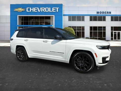 Used 2023 Jeep Grand Cherokee L Summit w/ High Altitude Package AWD/4WD image 6