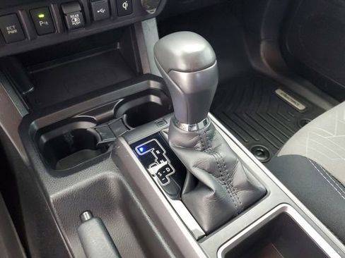 Used 2021 Toyota Tacoma 2WD Double Cab image 29