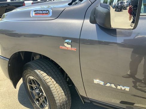New 2025 RAM 2500 Laramie AWD/4WD image 12