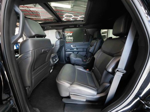 Used 2025 Ford Expedition Platinum w/ Stealth Performance Package AWD/4WD image 23