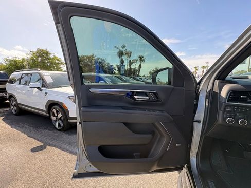 New 2026 Chevrolet Suburban RST w/ RST Capability Package AWD/4WD image 29