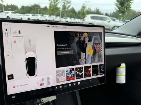 Used 2025 Tesla Model 3 Long Range AWD/4WD image 24