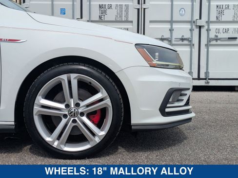 Used 2017 Volkswagen Jetta GLI FWD image 12