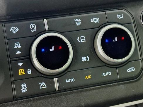 Used 2024 Land Rover Defender 110 X-Dynamic SE image 23