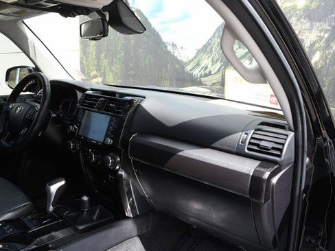 Certified 2021 Toyota 4Runner TRD Off-Road Premium w/ Moonroof Package image 25