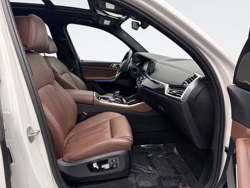 Used 2019 BMW X5 xDrive40i w/ M Sport Package image 19