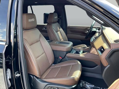 Used 2023 Chevrolet Tahoe High Country AWD/4WD image 8