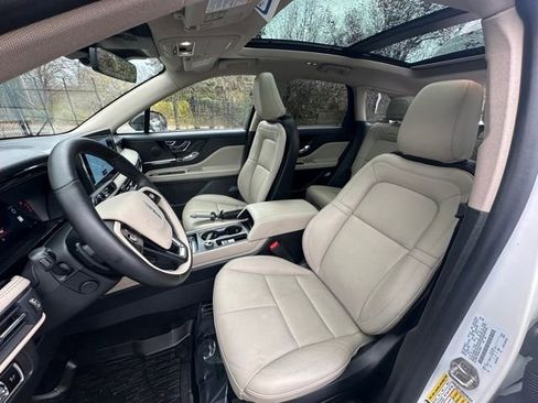 Used 2025 Lincoln Corsair AWD w/ Equipment Group 101A image 17