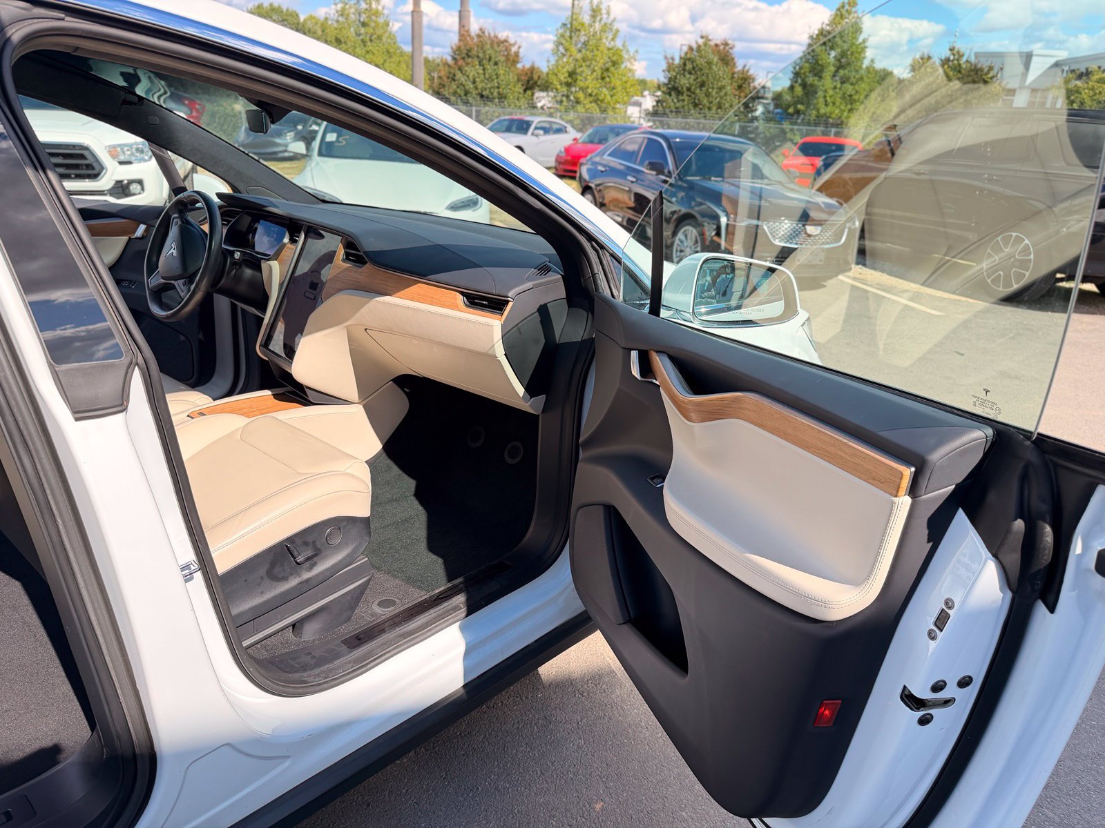 Used 2019 Tesla Model X 75D AWD/4WD image 10