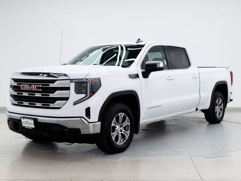 Used 2023 GMC Sierra 1500 SLE AWD/4WD image 3